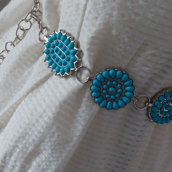 Faux Turquoise Silver Tone Round Conch Linked Metal Waist Belt - Picture 6 of 8